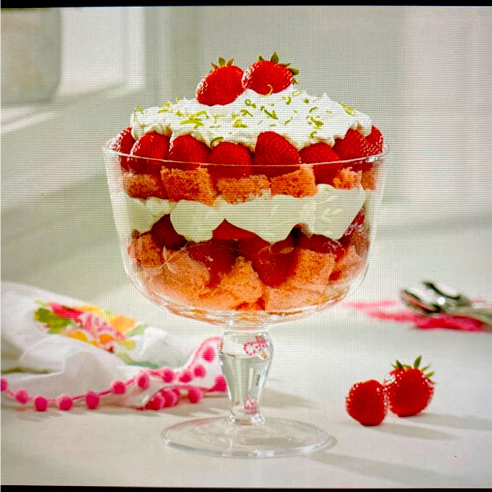 VINTAGE PRINCESS HOUSE HERITAGE TRIFLE BOWL 128